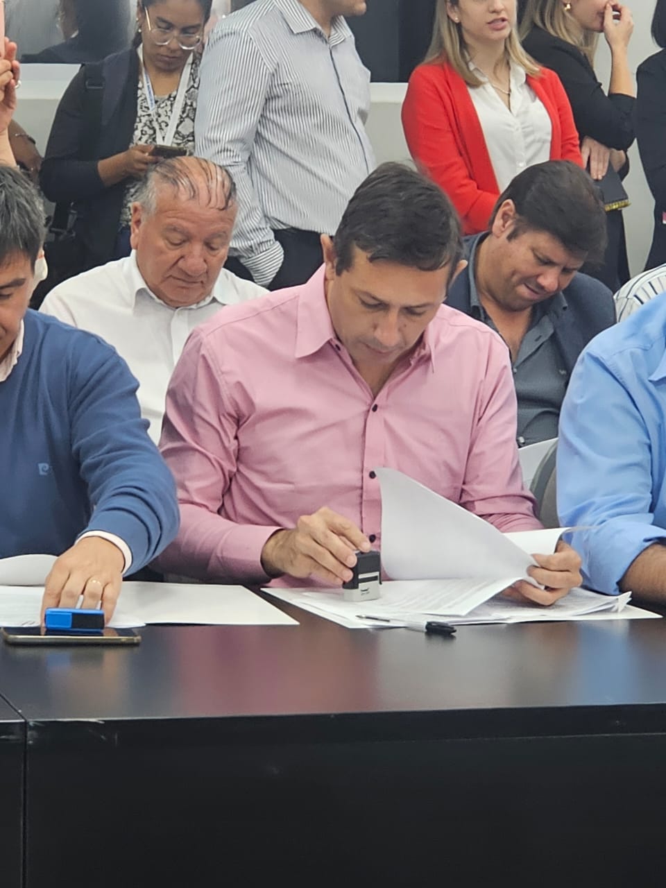 La Escondida | Intendente Alfredo Caballero firma convenio para fortalecer salud y ambiente