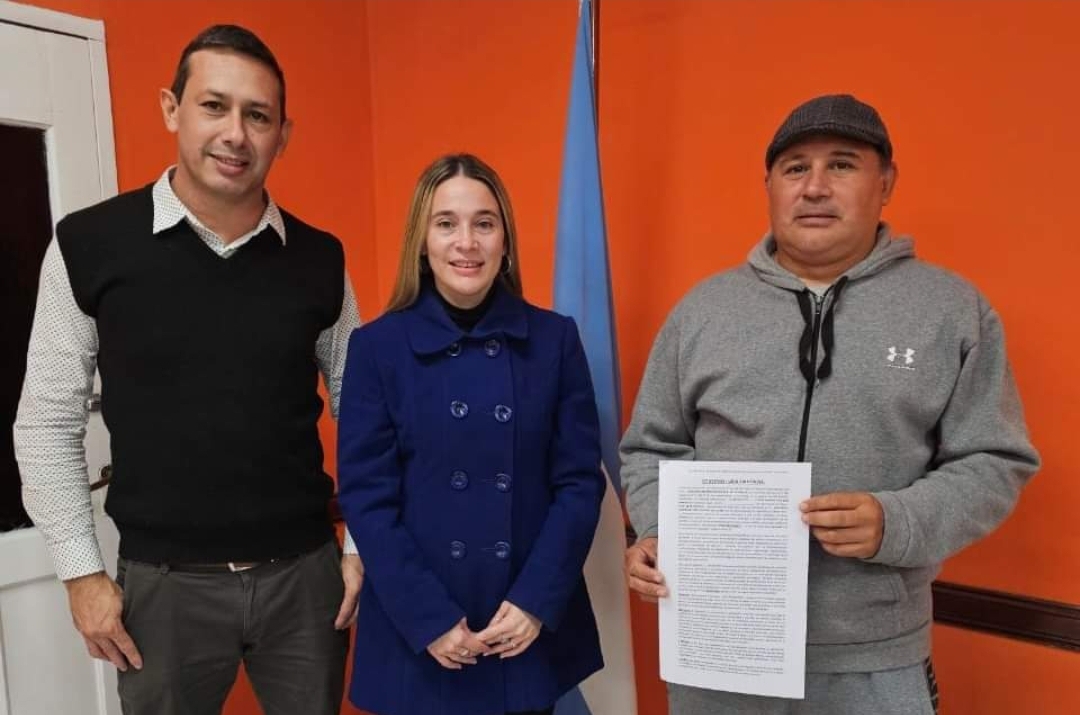 La Escondida | El intendente Alfredo Caballero y la Asociación Civil Club Unidos Por San Martín firmaron un convenio denominado “Vida Saludable”.